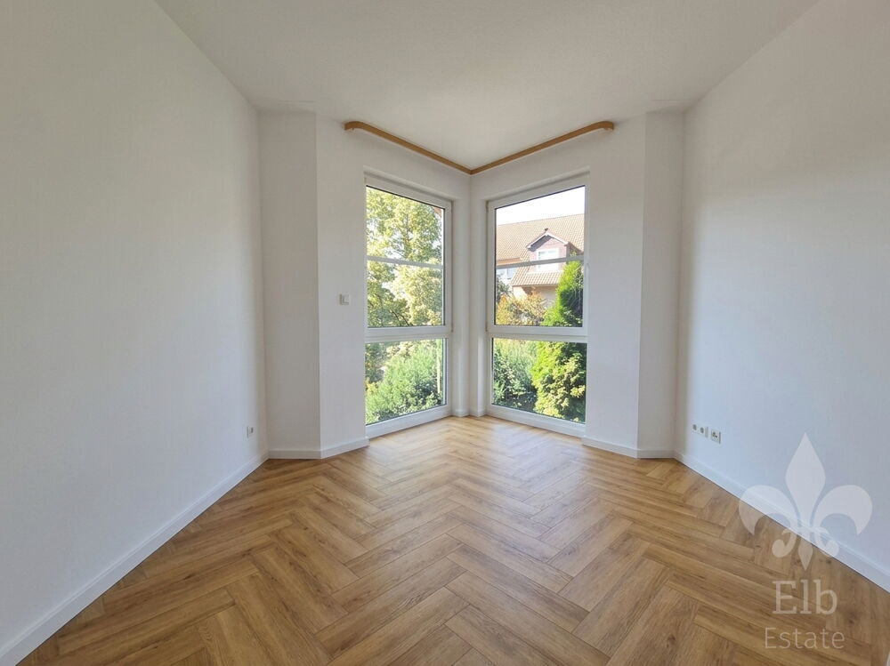 Büro KI-generierter Inhalt