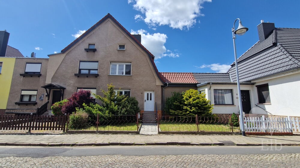 Straßenansicht