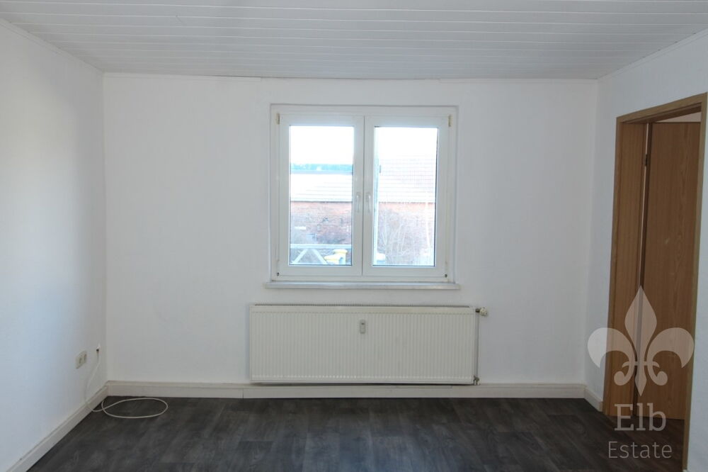 3 Raum Maisonettewohnung in Rogätz mit Tageslichtbad, modernem Fußboden und Dachboden - Photo 3
