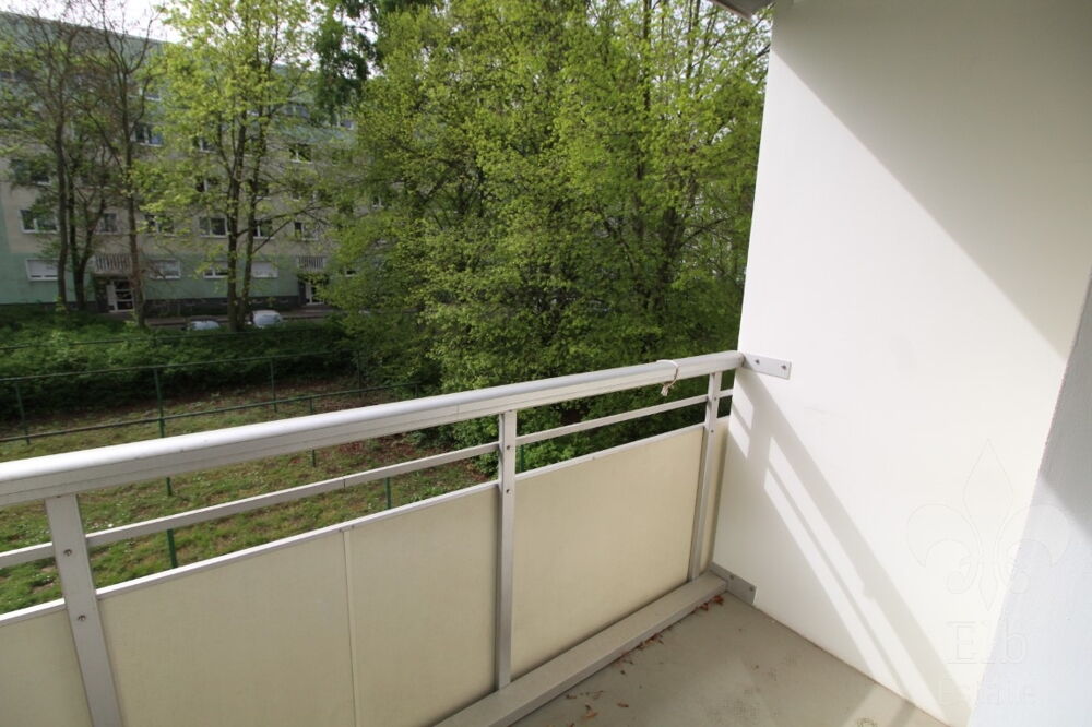 3,5 Raum Wohnung für kleine Familie mit Badewanne und Balkon - frisch renoviert und sofort verfügbar - Photo 4