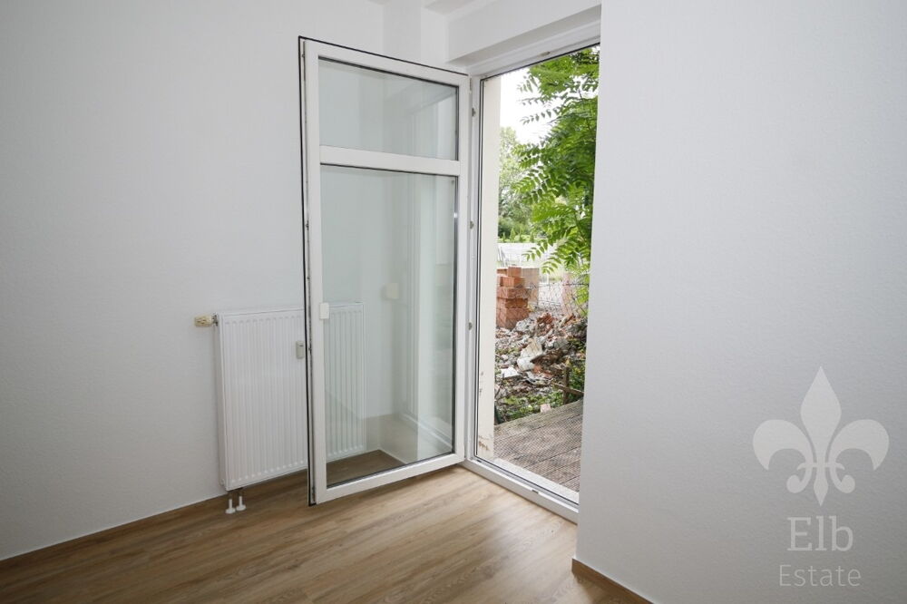 Küche mit Terrassenzugang