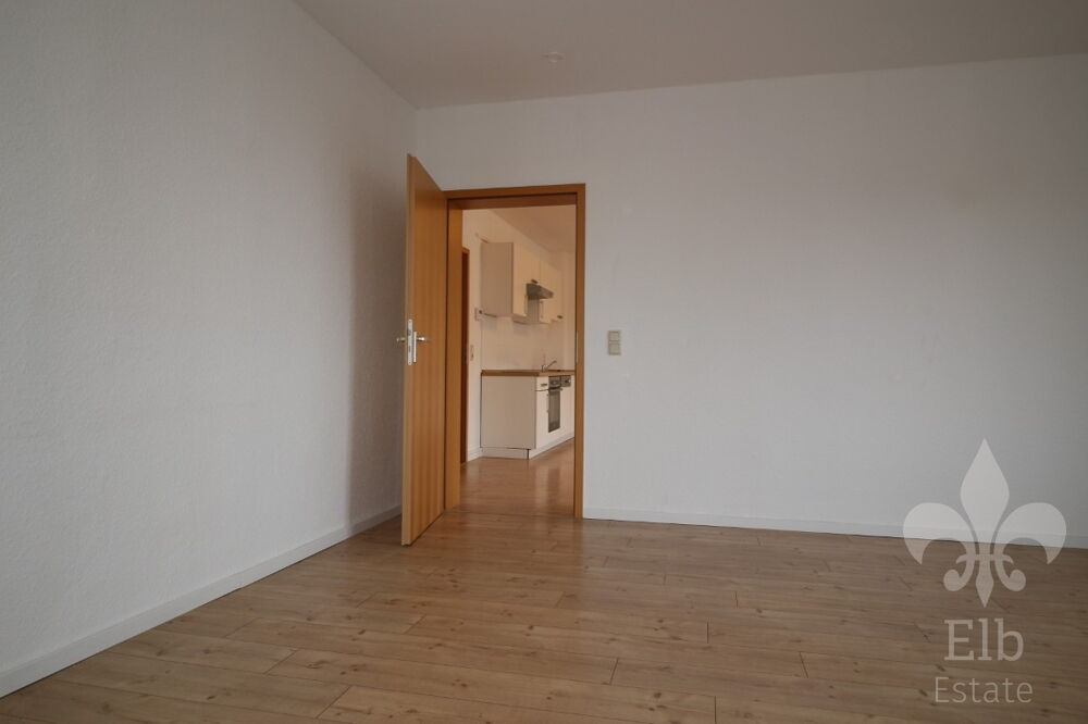 Helle und geräumige 3 Zimmer-Dachgeschosswohnung mit Einbauküche und Wanne in Stadtfeld-Ost - Photo 4
